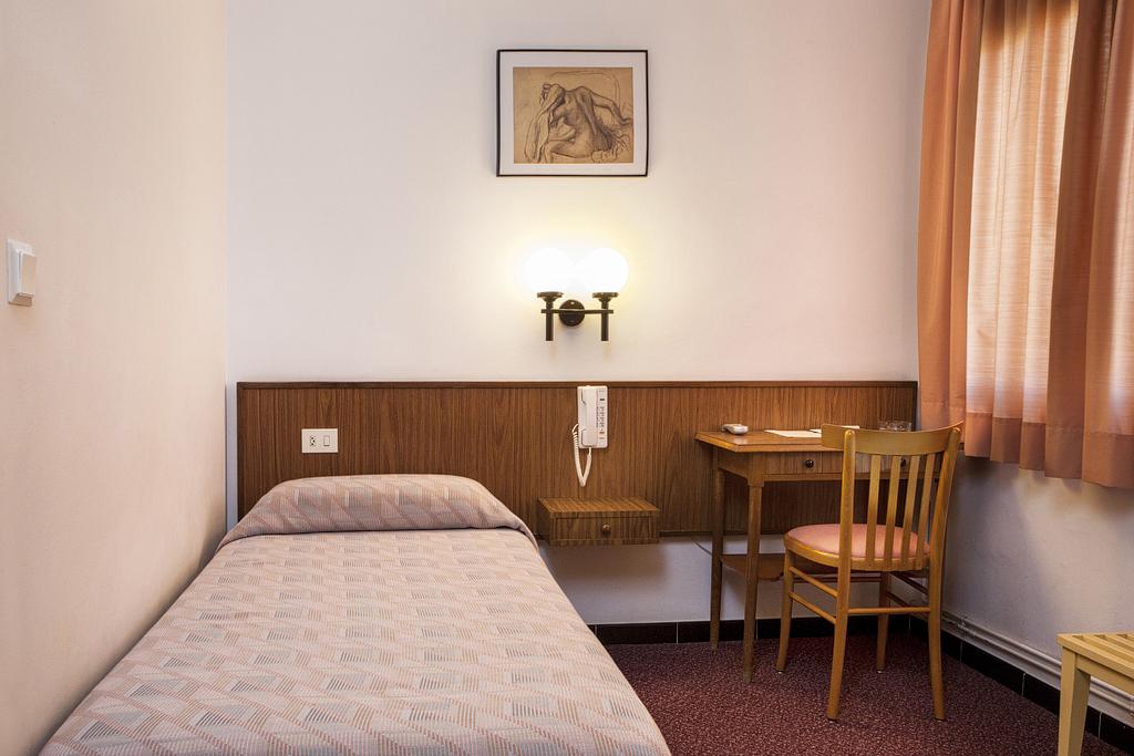 Hotel Emporium - Adults Only Castello  D'Empuries Eksteriør billede