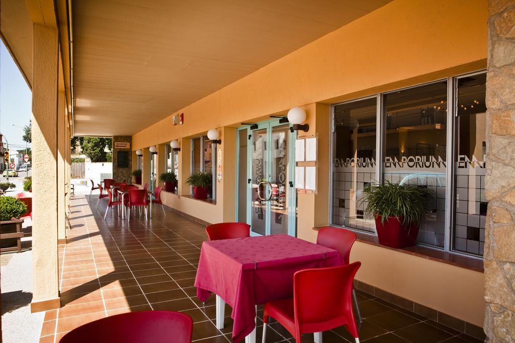 Hotel Emporium - Adults Only Castello  D'Empuries Eksteriør billede